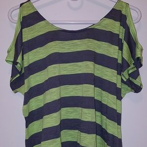 Cutout sleeve tee